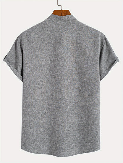 Leo™ | Elegante camisa de manga corta con cuello alto