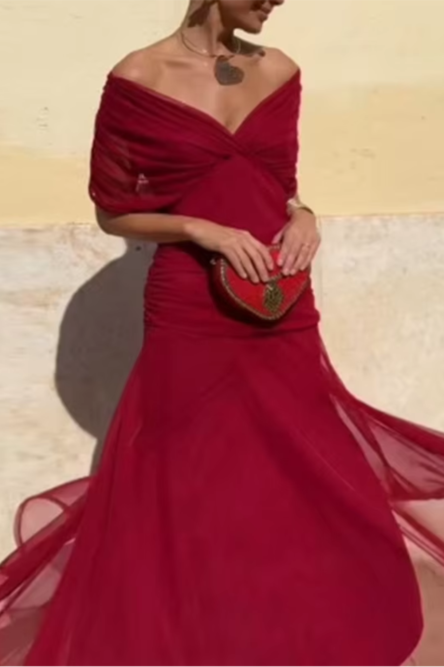 Louise | Elegante vestido largo de fiesta con escote en V