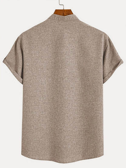 Leo™ | Elegante camisa de manga corta con cuello alto