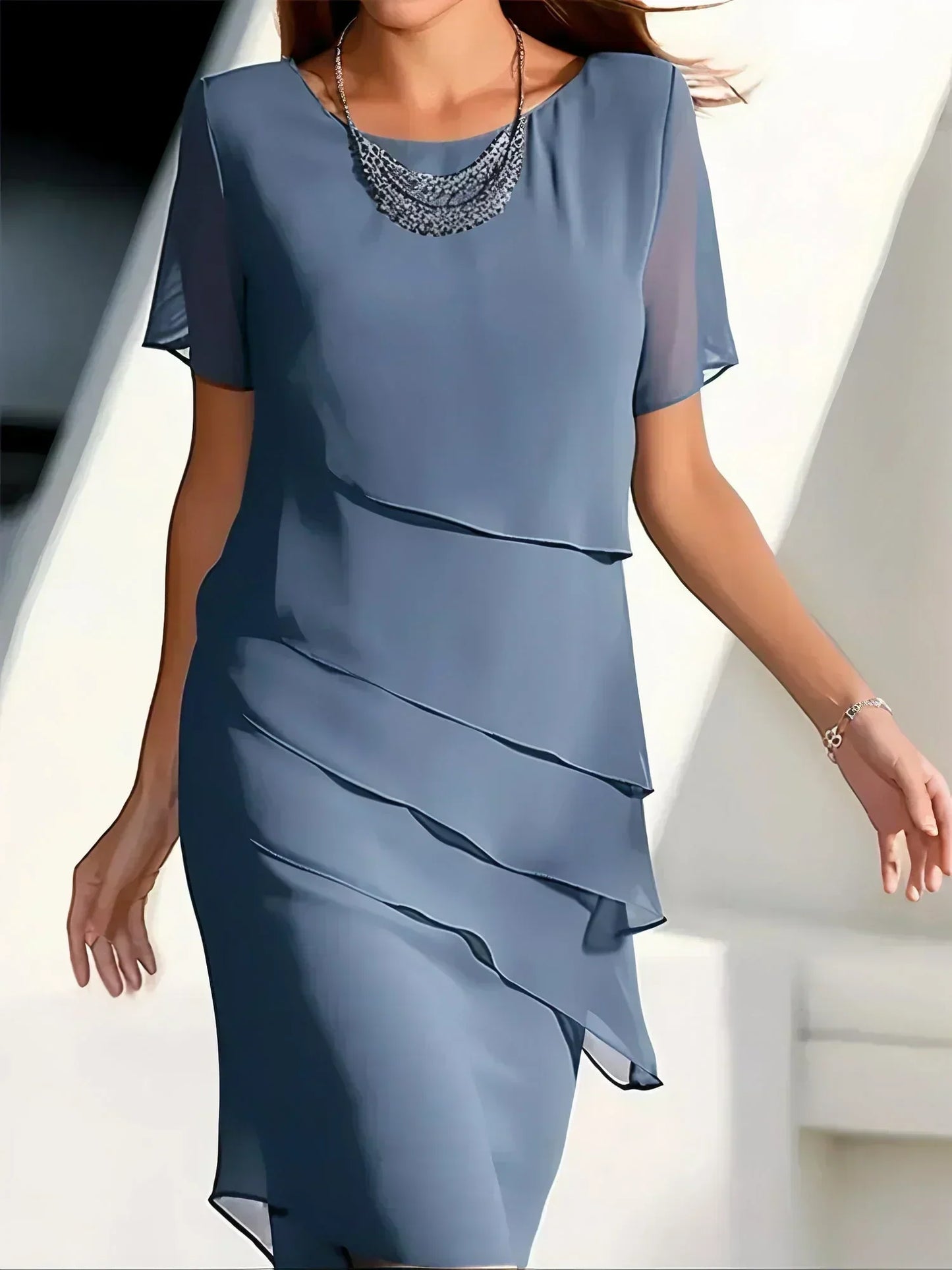 Anastasia | Vestido midi de lujo con capas