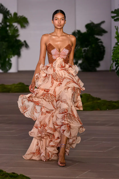 Nahia – Vestido Elegante con Volantes
