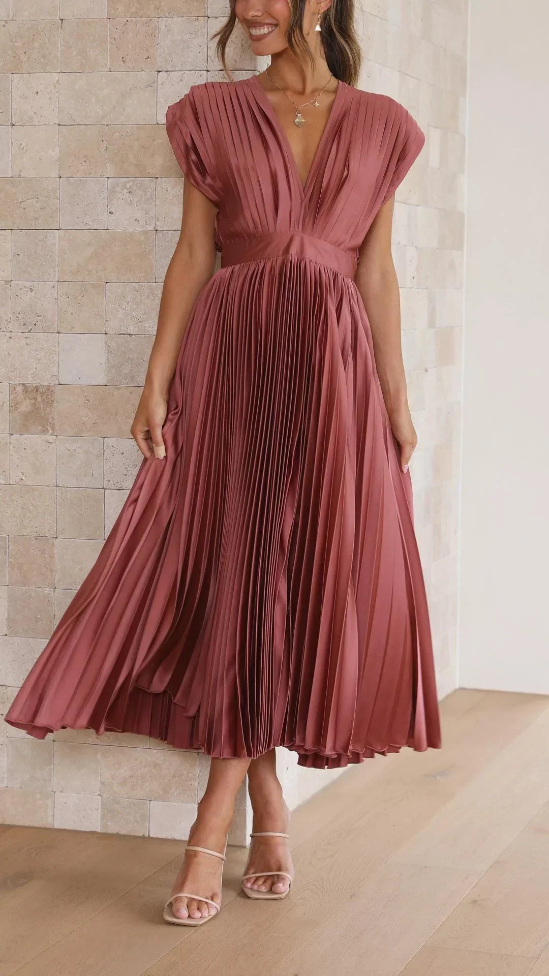 Isla – Vestido Elegante Plisado
