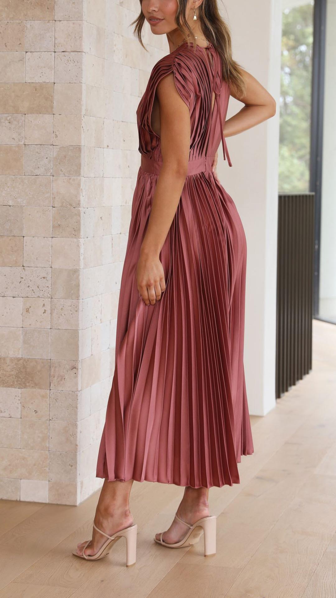 Isla – Vestido Elegante Plisado